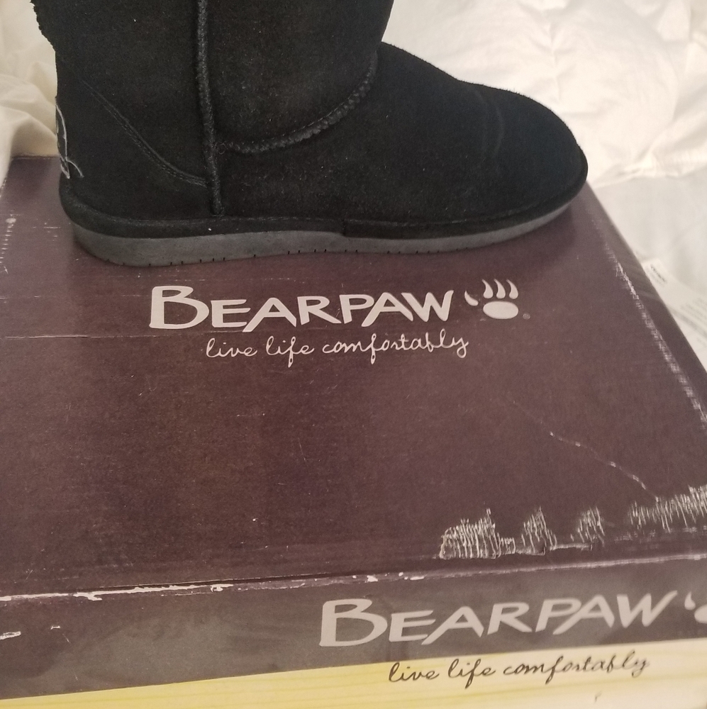 Bearpaw boots size 10